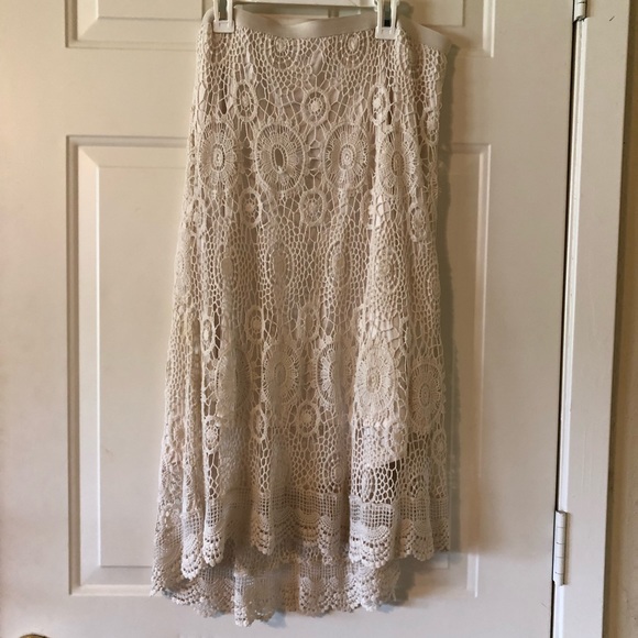 Pretty Cato Beige Lace Hi Low Skirt Midi in Size Large - Picture 3 of 4